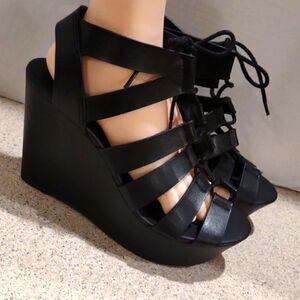 👍 Steve Madden Black Platform Shoes Size 8 A1